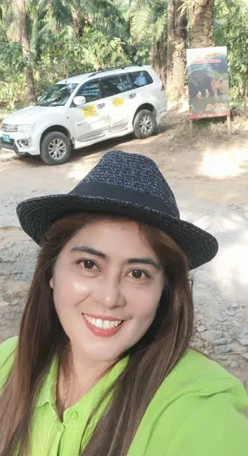 Aom, private taxi driver in Krabi